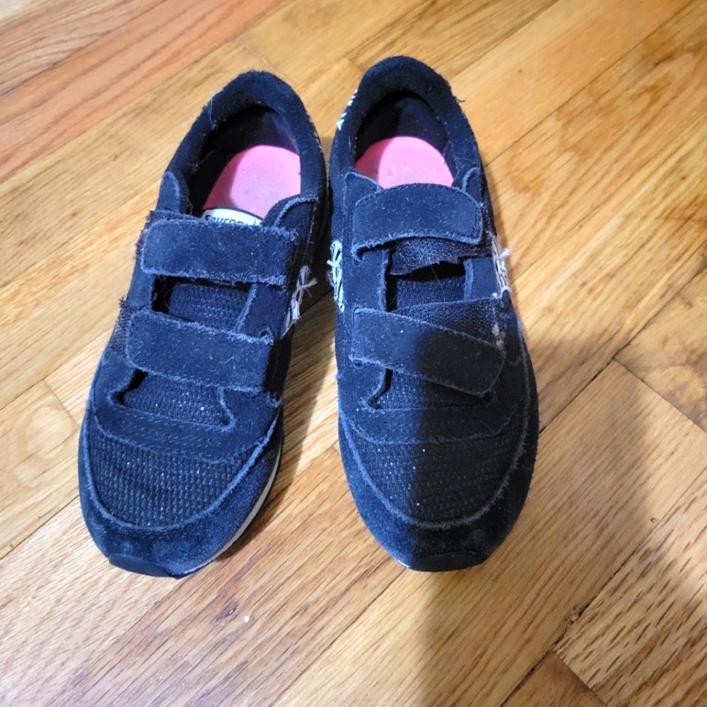 Saucony tennis shoes
